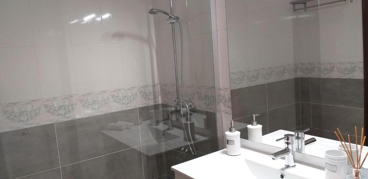 Pretty Sunny Guest Apartment Lagos Esterno foto